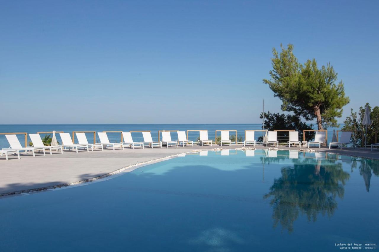 Baia Dei Faraglioni Hotel