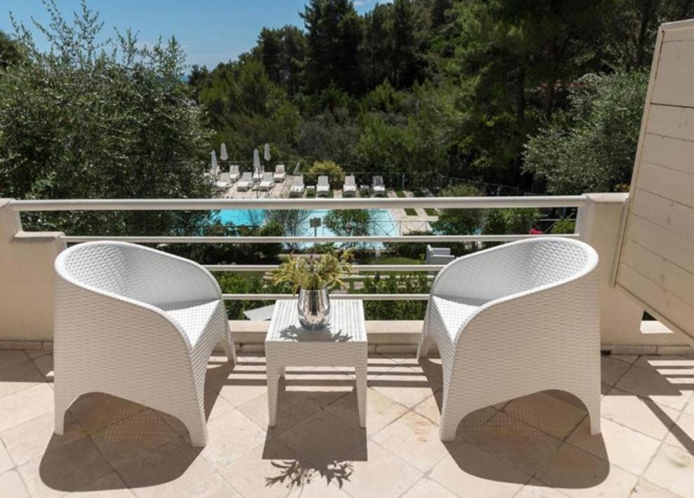 Hotel Ah Premium Baia Dei Faraglioni 4*