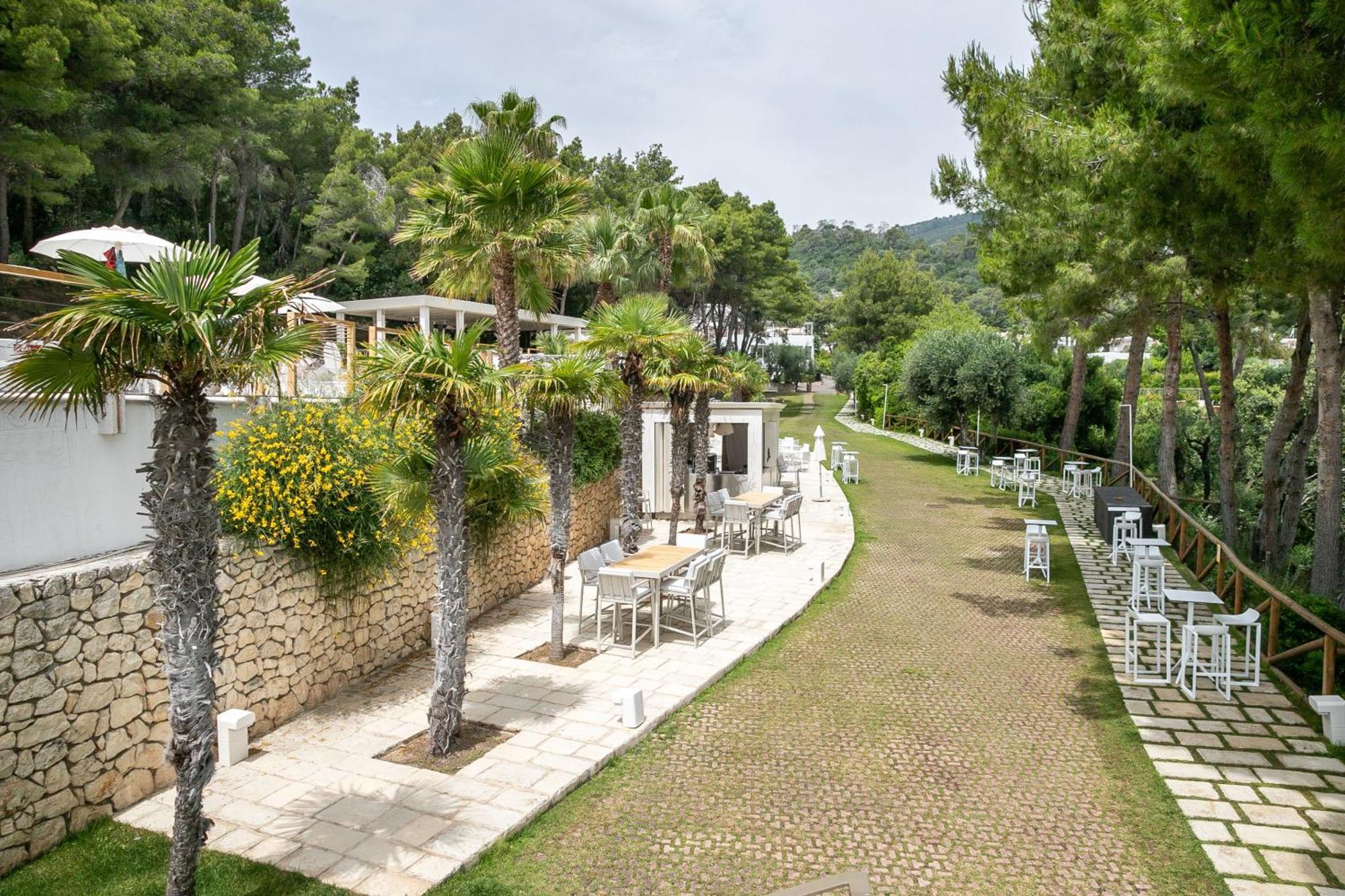 Hotel Ah Premium Baia Dei Faraglioni 4*