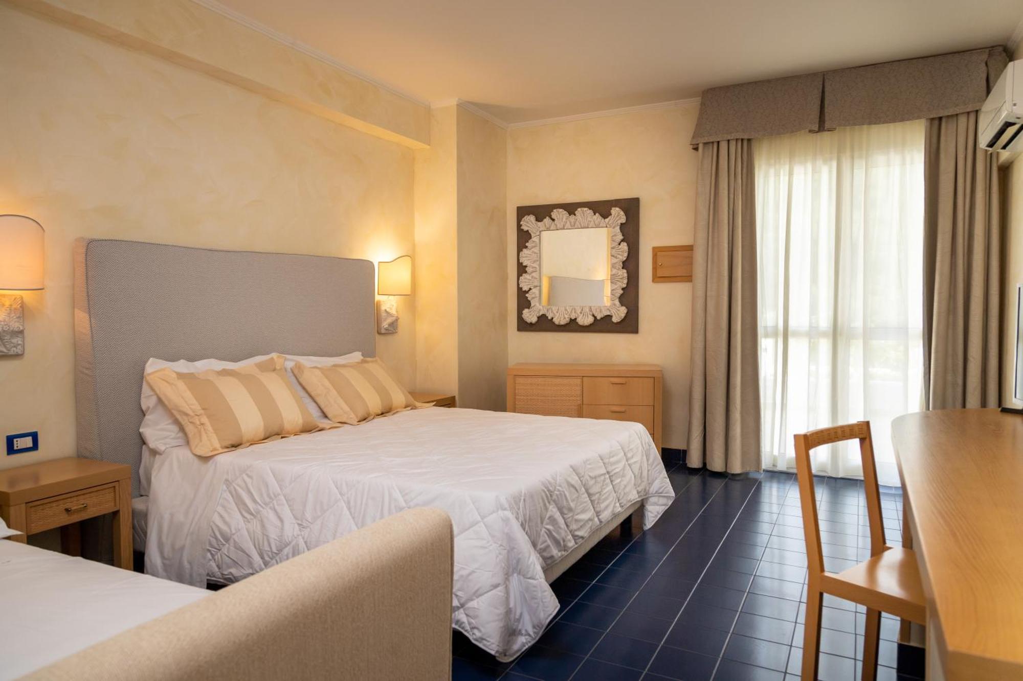 Ah Premium Baia Dei Faraglioni Hotel 4*