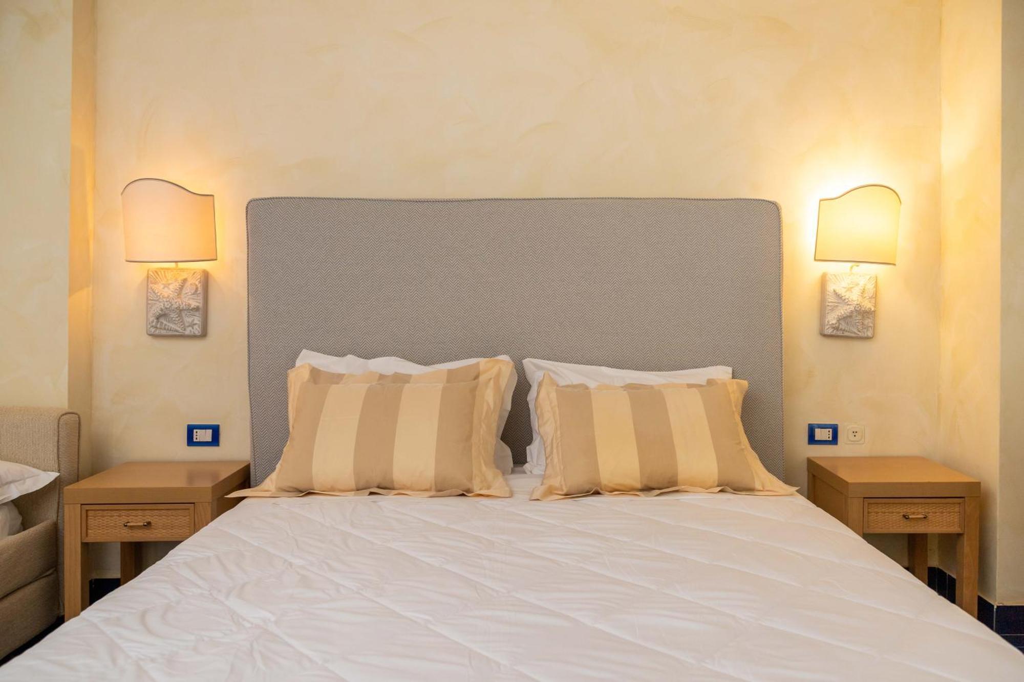 Hotel Ah Premium Baia Dei Faraglioni 4*